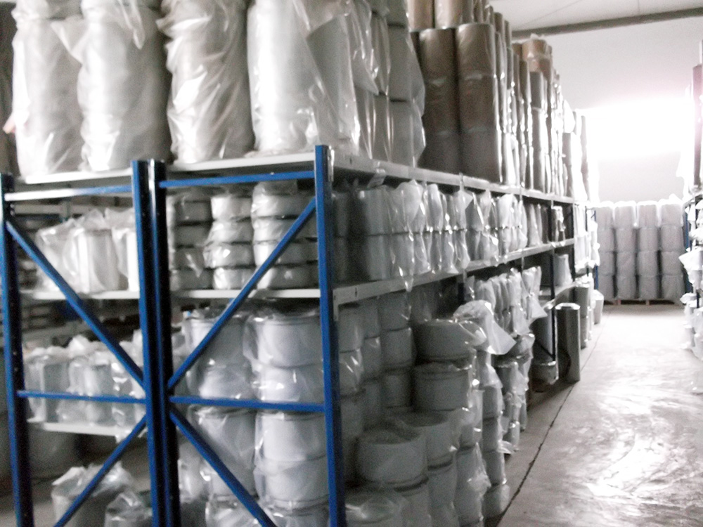 倉(cāng)庫(kù)一角